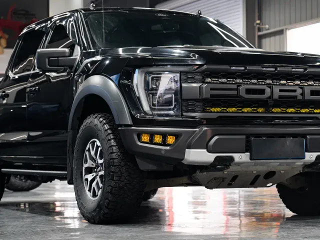 Ford F-150 Raptor — Фото автомобиля 3
