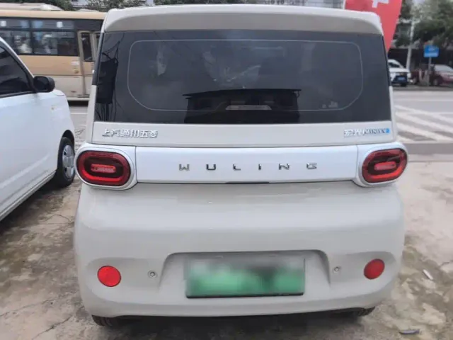 Wuling Hongguang Mini EV — Фото автомобиля 5