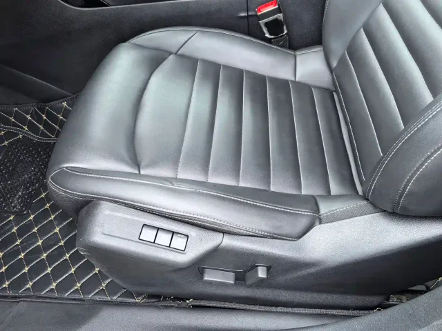 Citroen C6 — Фото автомобиля 15