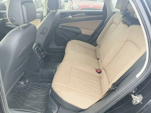 Volkswagen Passat 2023 330TSI Starlight Premium Edition — Фото автомобиля 16