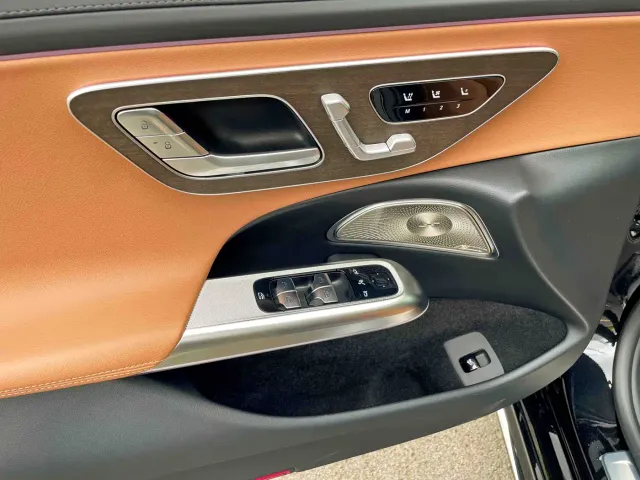 Mercedes-Benz E-Class — Фото автомобиля 11