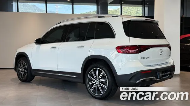 Mercedes-Benz EQB X243 — Фото автомобиля 3