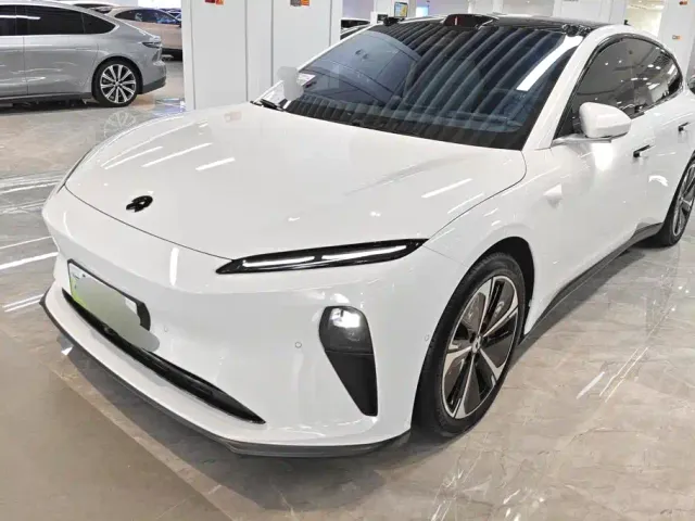Фотография автомобиля — Nio ET5 Touring