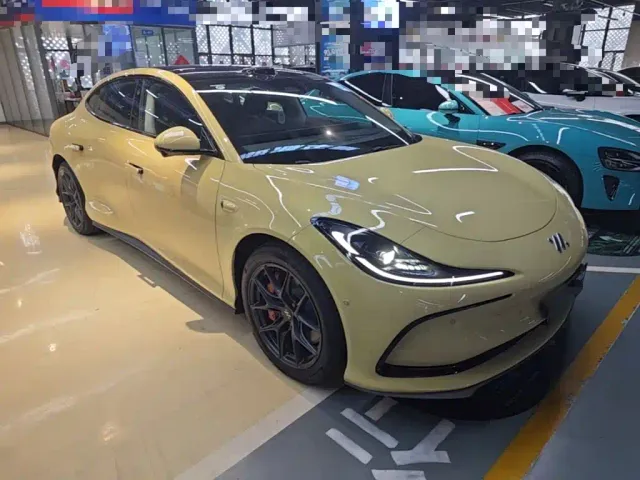 IM Motors L6 — Фото автомобиля 3