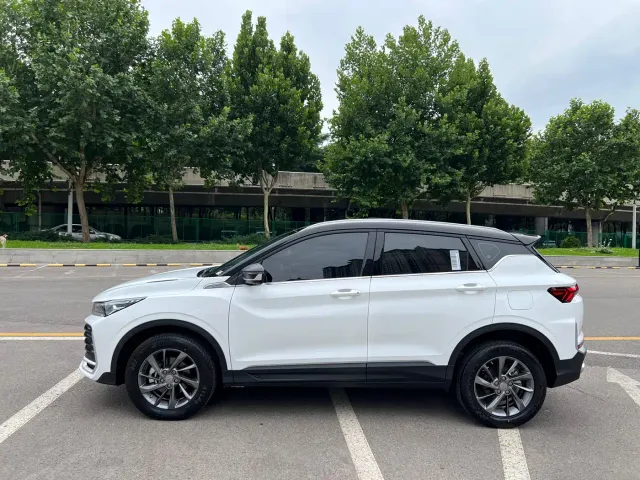 Geely Binyue — Фото автомобиля 8