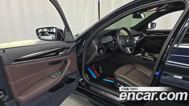 BMW 5 Series G30 — Фото автомобиля 15