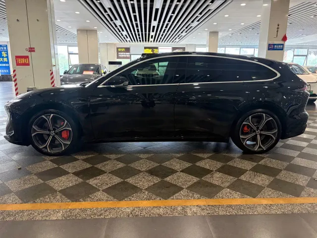 Nio ET5 Touring — Фото автомобиля 3