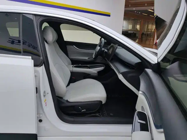 Changan Qiyuan A07 — Фото автомобиля 8