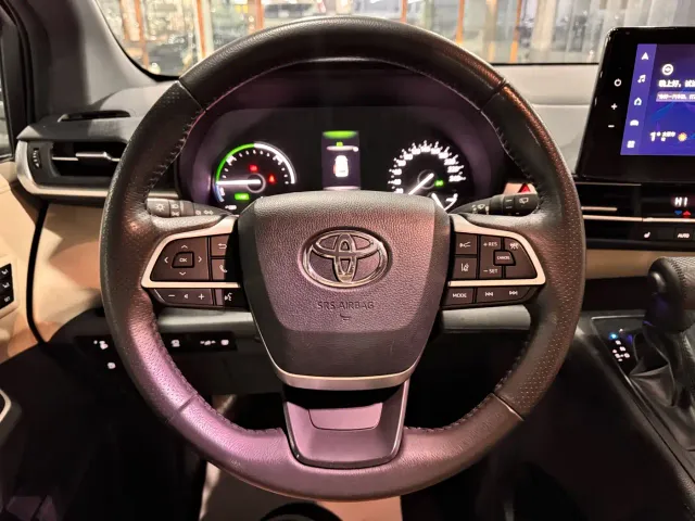 Toyota Granvia — Фото автомобиля 10