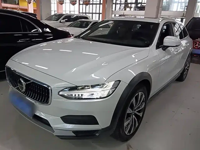 Фотография автомобиля — Volvo V90