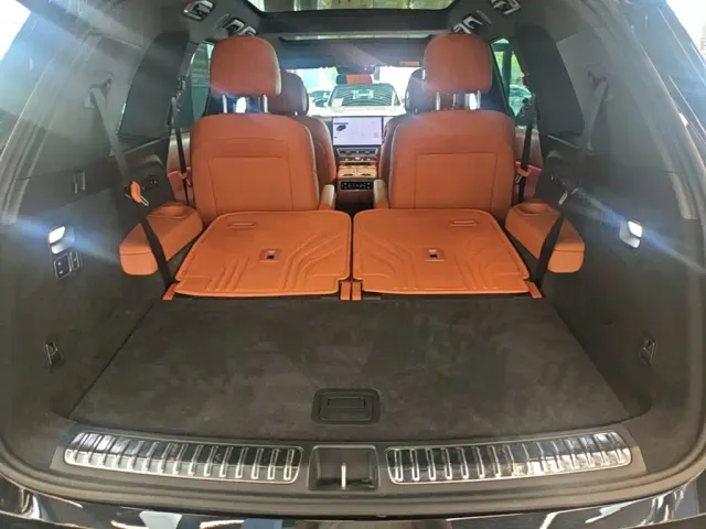 Li Auto L8 — Фото автомобиля 18