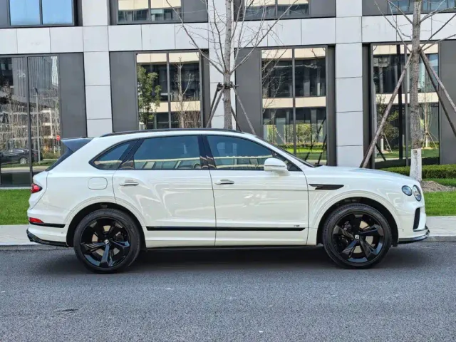 Bentley Bentayga — Фото автомобиля 6