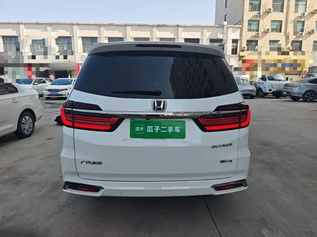 Honda Odyssey — Фото автомобиля 5