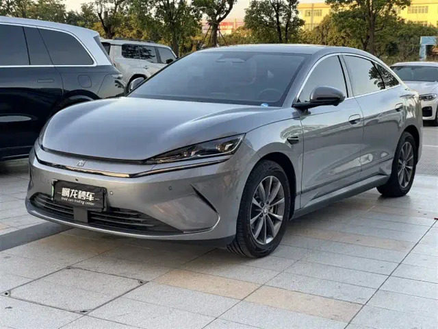 Фотография автомобиля — BYD Qin L