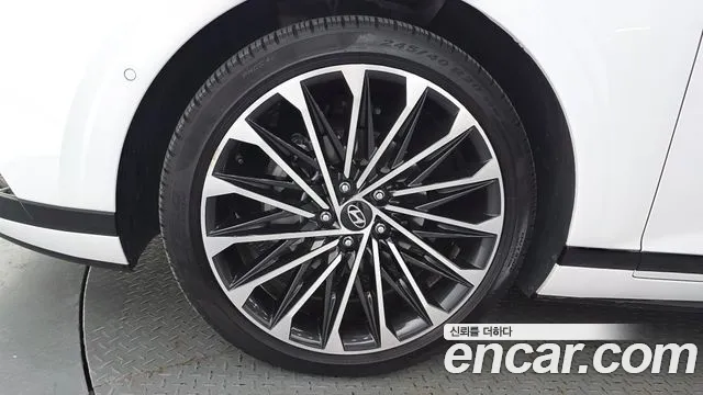 Hyundai Grandeur GN7 — Фото автомобиля 5