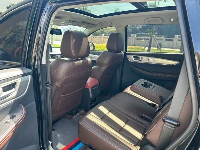Forthing Fengxing T5L — Фото автомобиля 13