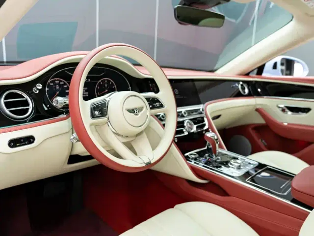Bentley Flying Spur — Фото автомобиля 10