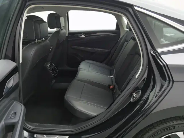 Volkswagen Passat — Фото автомобиля 15