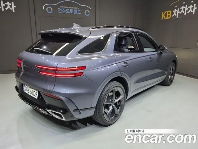 Genesis GV70 — Фото автомобиля 3