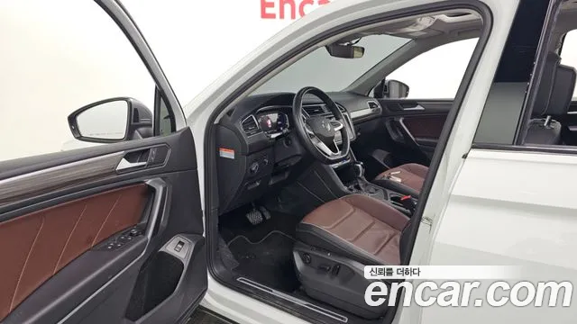 Volkswagen Tiguan — Фото автомобиля 10