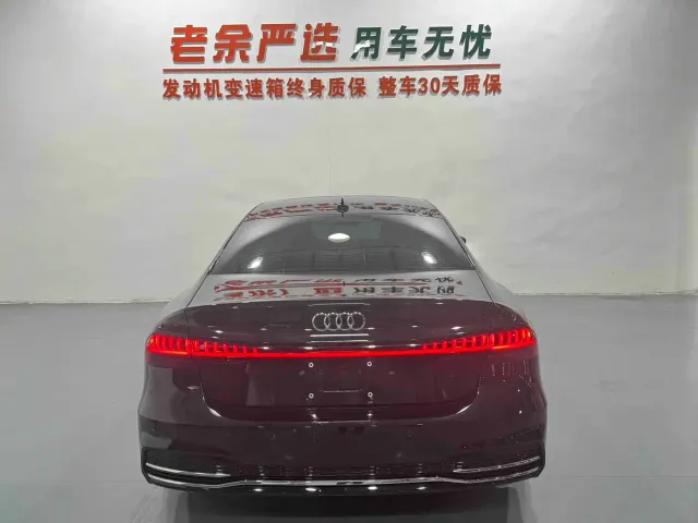 Audi A7L — Фото автомобиля 8