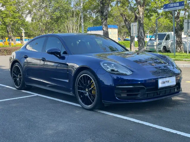 Porsche Panamera — Фото автомобиля 3