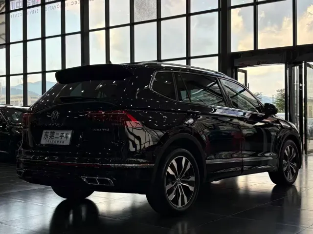 Volkswagen Tiguan L — Фото автомобиля 11