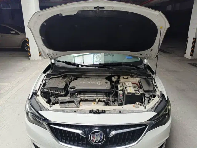 Buick Excelle — Фото автомобиля 3