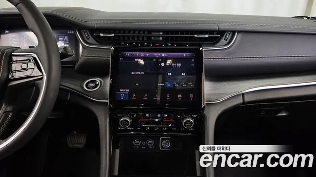 Jeep Cherokee Grand Cherokee(WL) 3.6 Overland — Фото автомобиля 10