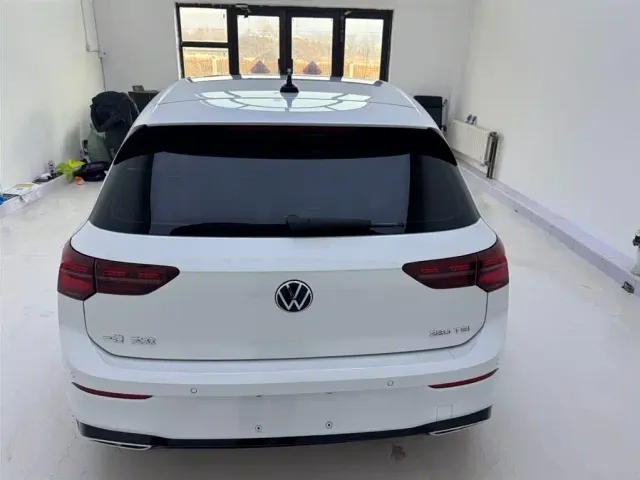 Volkswagen Golf — Фото автомобиля 2