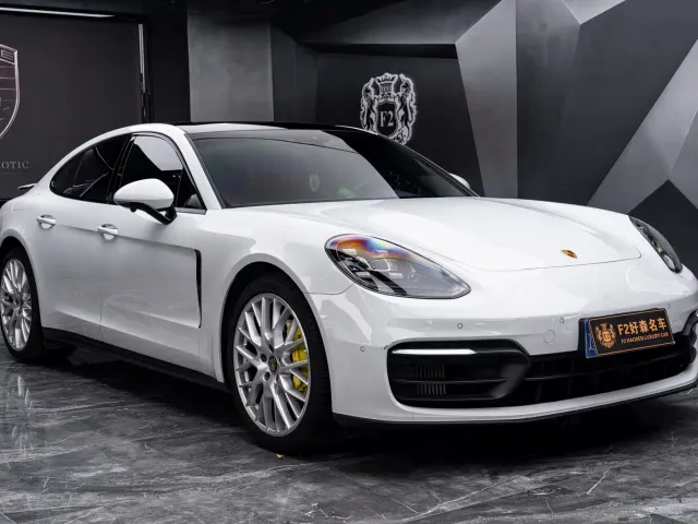 Porsche Panamera — Фото автомобиля 3