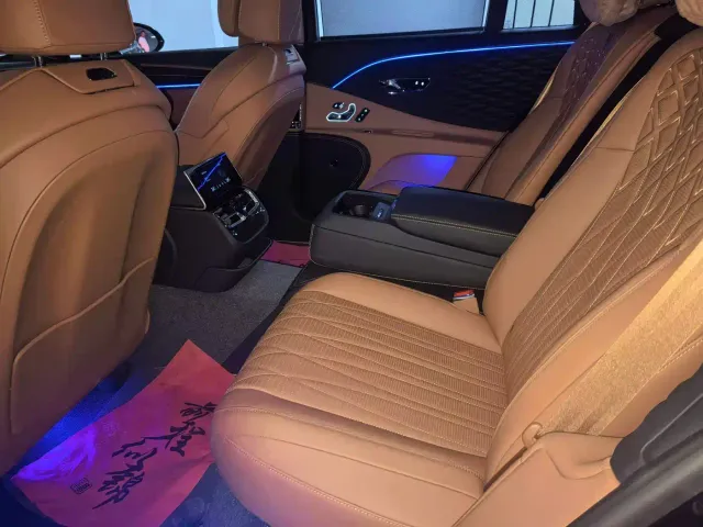 Bentley Flying Spur — Фото автомобиля 6