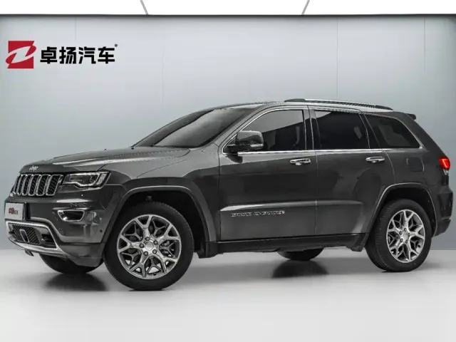 Фотография автомобиля — Jeep Grand Cherokee