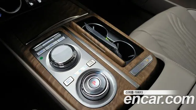 Genesis G80 Бензин 2.5 турбо AWD — Фото автомобиля 3
