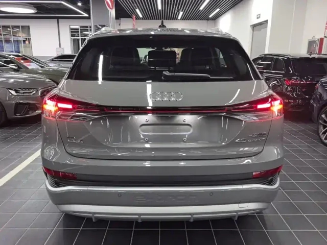 Audi Q4 e-tron — Фото автомобиля 5
