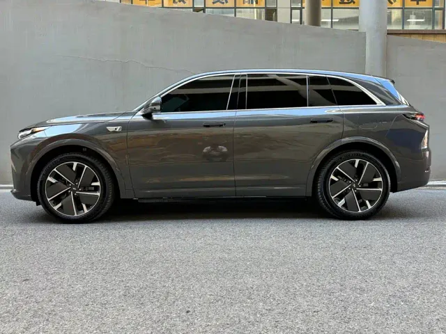 Li Auto L7 — Фото автомобиля 3
