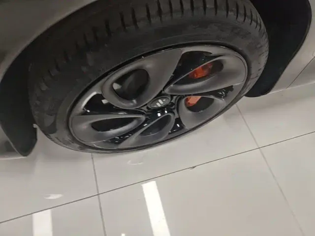 IM Motors LS6 — Фото автомобиля 22