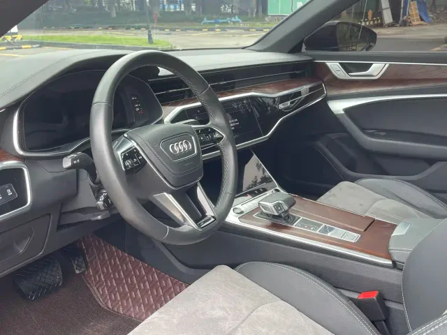 Audi A6L — Фото автомобиля 16