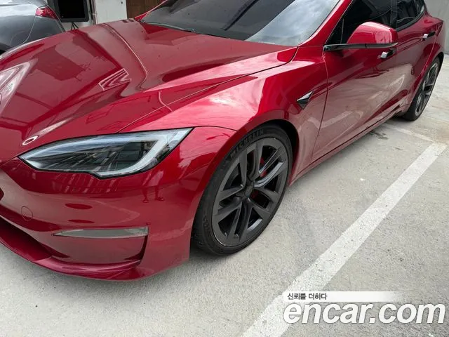 Tesla Model S — Фото автомобиля 3