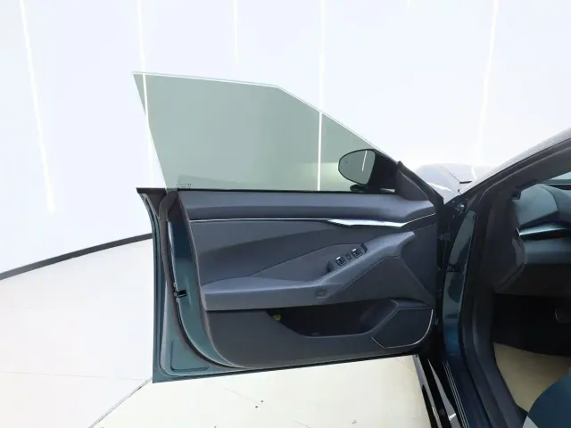 Xpeng P7 — Фото автомобиля 11
