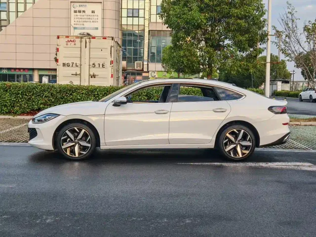Volkswagen Lamando — Фото автомобиля 7