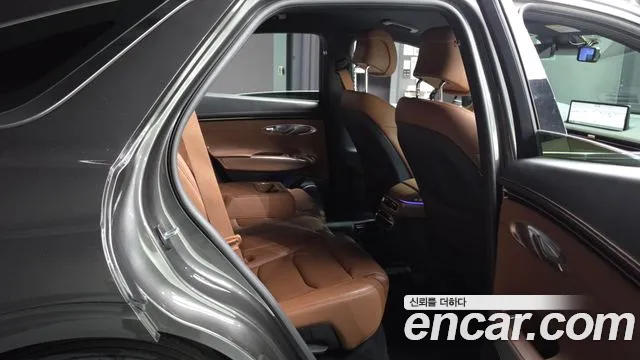 Genesis GV70 — Фото автомобиля 11