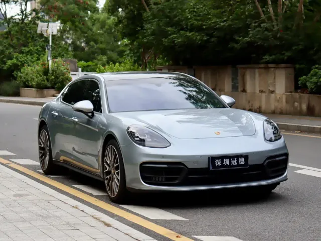 Porsche Panamera — Фото автомобиля 3