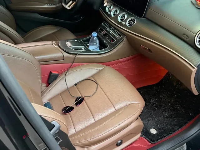 Mercedes-Benz E-Class — Фото автомобиля 4