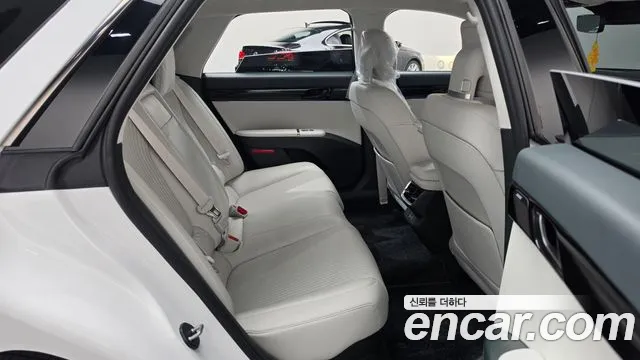 Hyundai Grandeur GN7 — Фото автомобиля 17