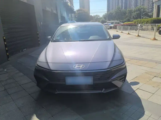 Hyundai Elantra — Фото автомобиля 2