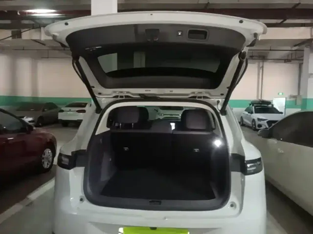 Leapmotor B10 — Фото автомобиля 18