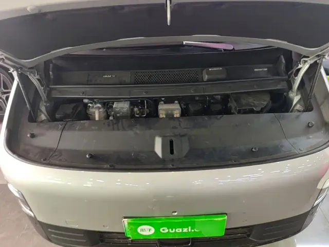 Li Auto MEGA — Фото автомобиля 19