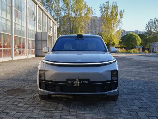 Li Auto L9 — Фото автомобиля 2