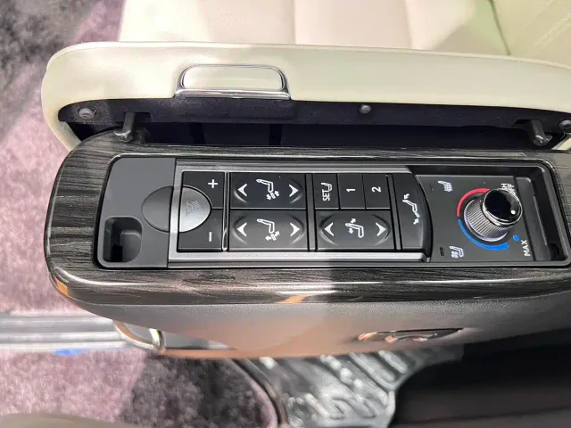 Lexus LM — Фото автомобиля 12